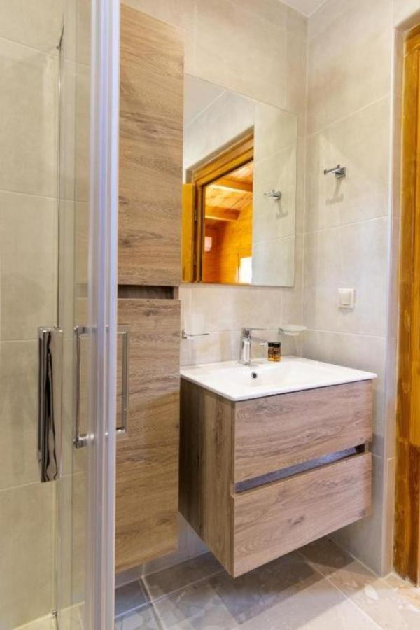 Agrelia Homes Dragano ภายนอก รูปภาพ
